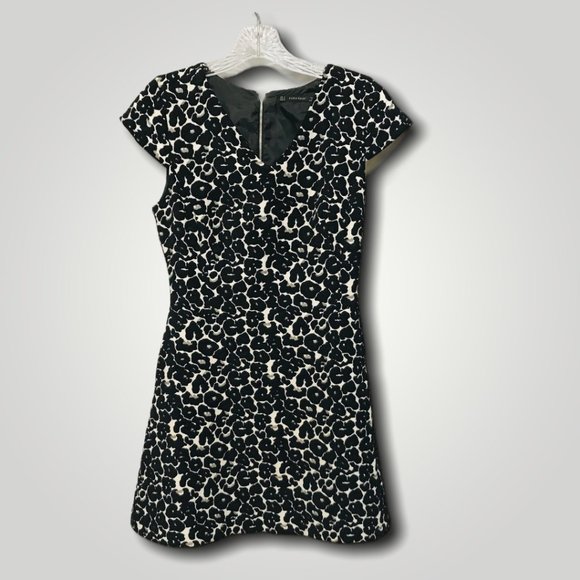 Zara Medium Capped Sleeve V Neck Animal Print Mini Dress - Picture 2 of 4